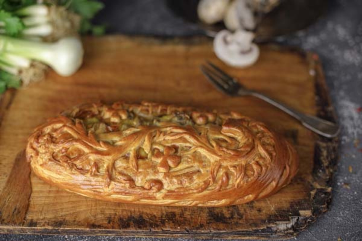 Пирог с мясом и грибами
